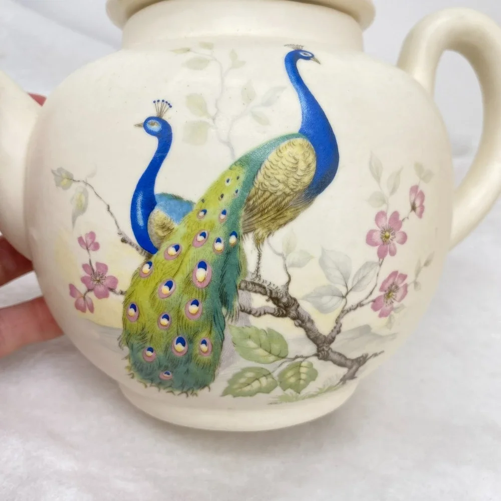 VTG White Peacock Bird Tea Pot Ceramic Decorative Jar 1983 EB 83 9in